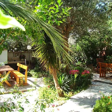 Apartment Tonka - 150m From The Sea & Parking
