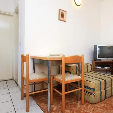 Apartment Tonka - 150m From The Sea & Parking Orebic